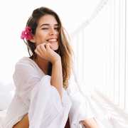 “あざとい女”を男が好きな理由とは?性格や仕草、LINEまで特徴を大公開 | Smartlog
