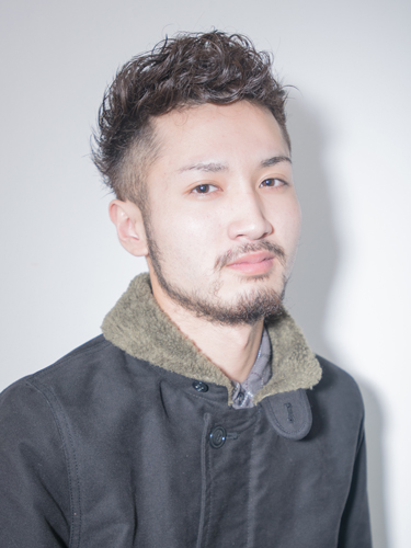 ツーブロックベリーショート メンズ くせ毛