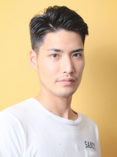 NAOTO風のツーブロック七三髪型