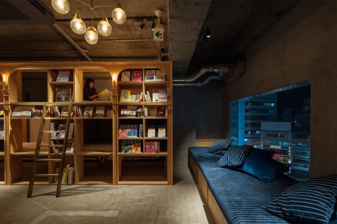泊まれる本屋