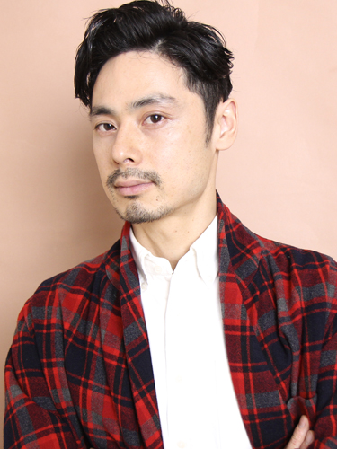 丸顔 髪型 メンズ ネオ七三