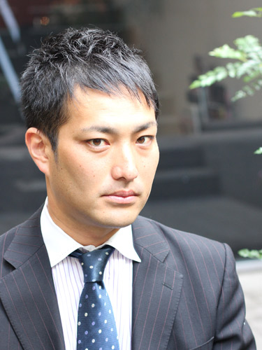 30代メンズの髪型、アシメ