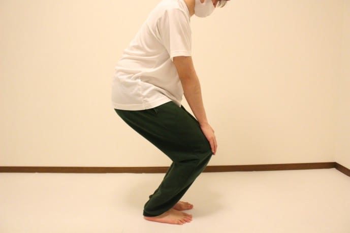 膝の柔軟ストレッチ