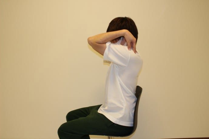 肩の柔軟ストレッチ