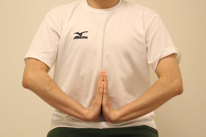 手首の柔軟ストレッチ