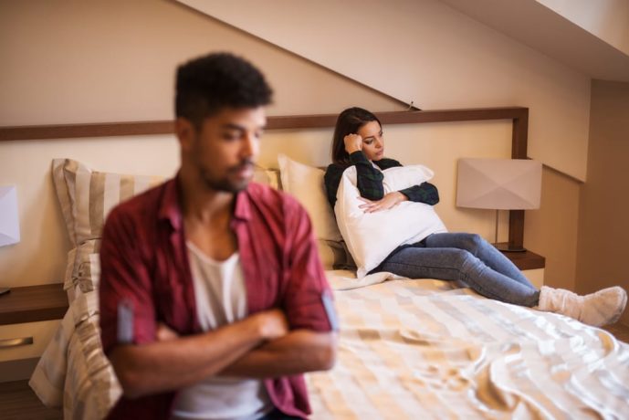 自分の意見を押し付ける男性